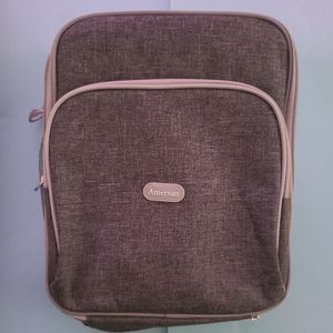 Amersun Grey Lunchbox 10.6"L x 4.33"Wx8.07"H. Outside Material Is Oxford Cloth.